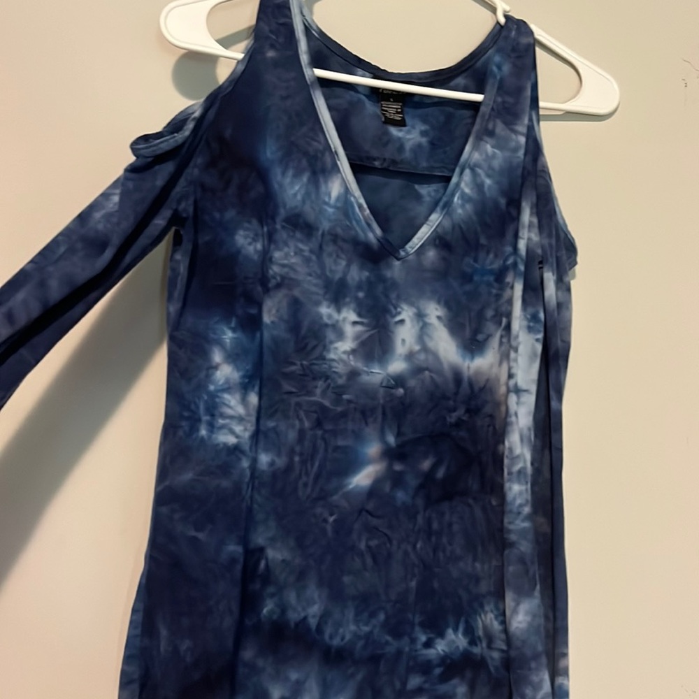 blue tie dye long sleeve shirt